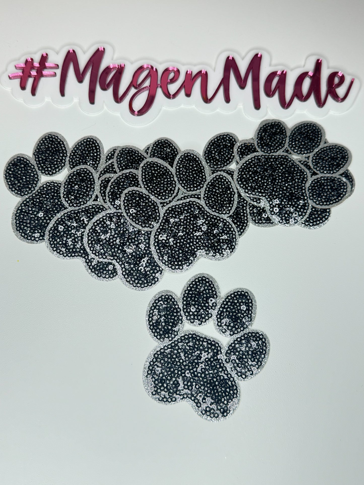 Black Paw print sequin oatcgu